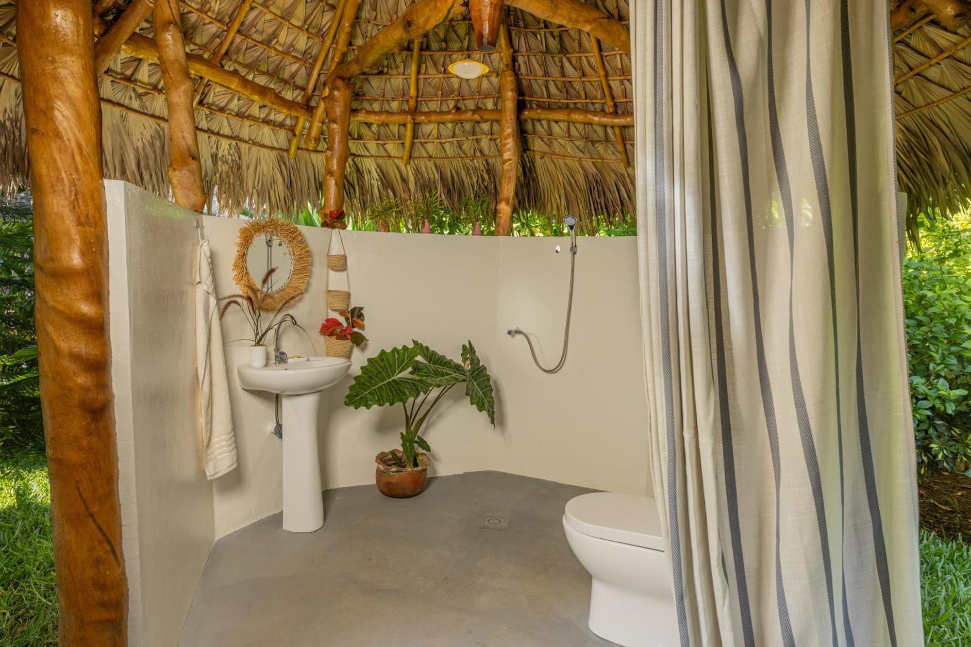 Komba Cabana Nosy Komba Exterior photo
